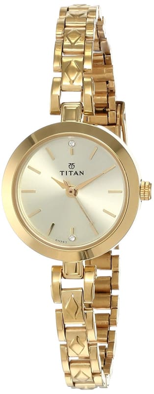 Titan Karishma NM2598YM01 front view with champagne sunburst dial and gold-tone patterned link bracelet